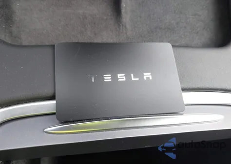 2025 Tesla Model Y Long Range Dual Motor Rear-Wheel Drive из США, поврежденный, VIN 7SAYGDED3SF246940